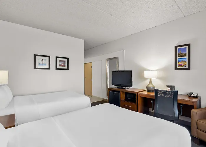 Comfort Inn & Suites Near Kino Sports Complex
