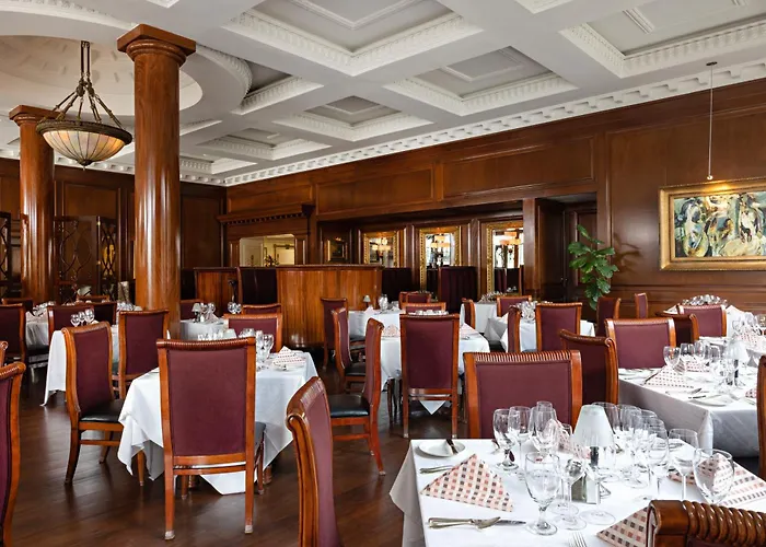 Market Pavilion Hotel