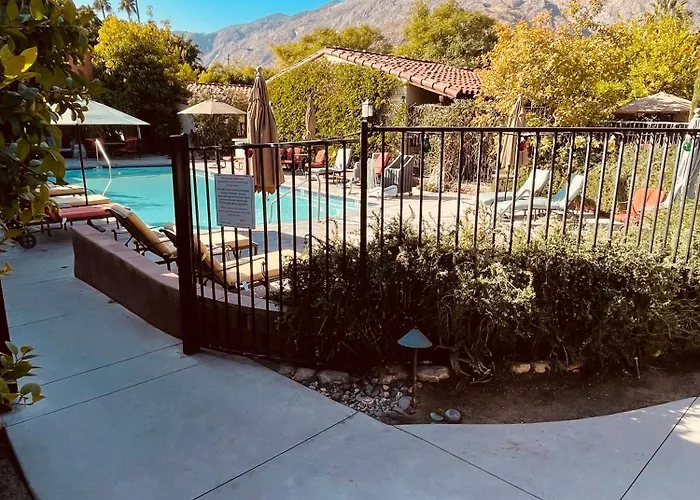 Los Arboles Hotel
