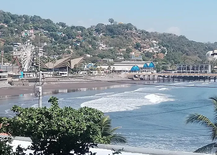 Chilamar Surf Lodge