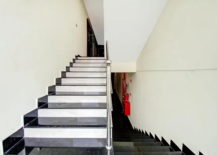 Super Hotel O Murali Nagar Near Nad Junction