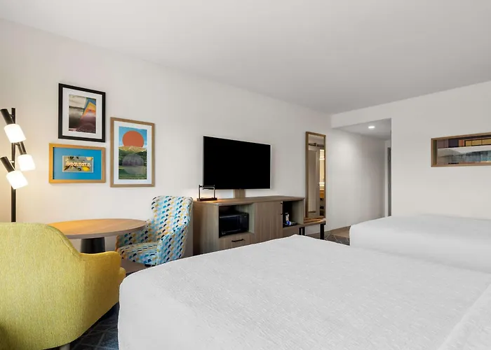 Hampton Inn & Suites Corona, Ca