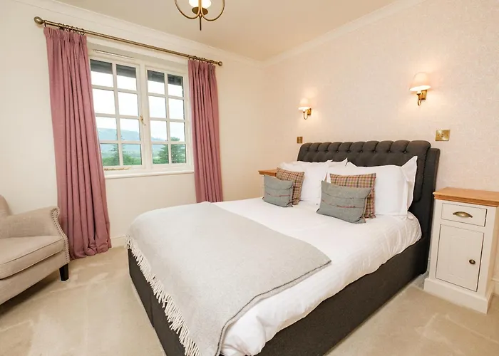 Ravenstone Manor