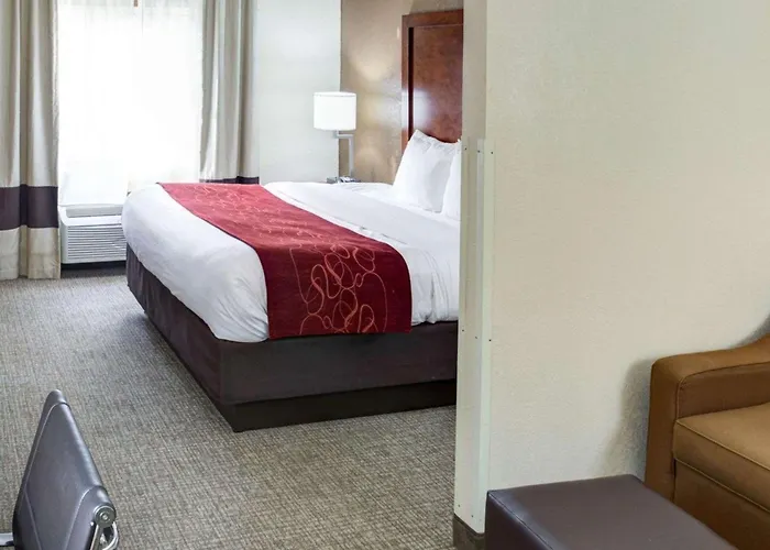 Comfort Suites Omaha Northwest