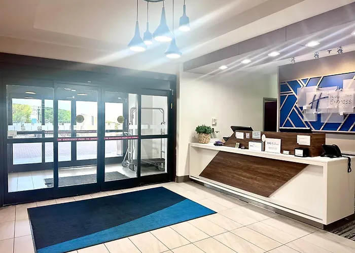 Holiday Inn Express Hotel & Suites Hinesville By Ihg