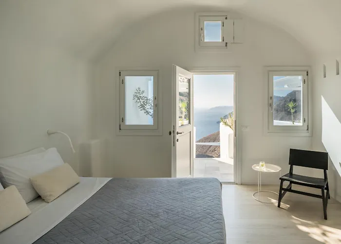Porto Fira Suites