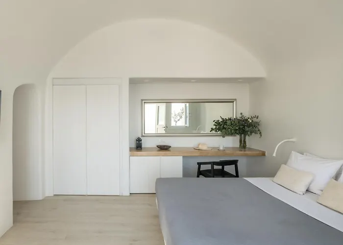 Porto Fira Suites