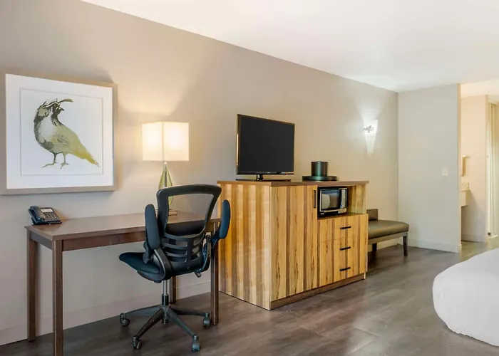 Best Western Cedar Inn & Suites