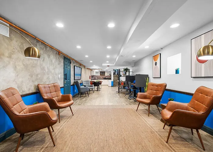 Nine20 Collins Apartments By Lowkl