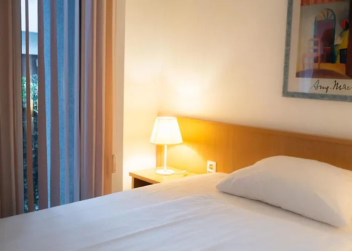 Hotel Am Schlosspark , Wiesbaden
