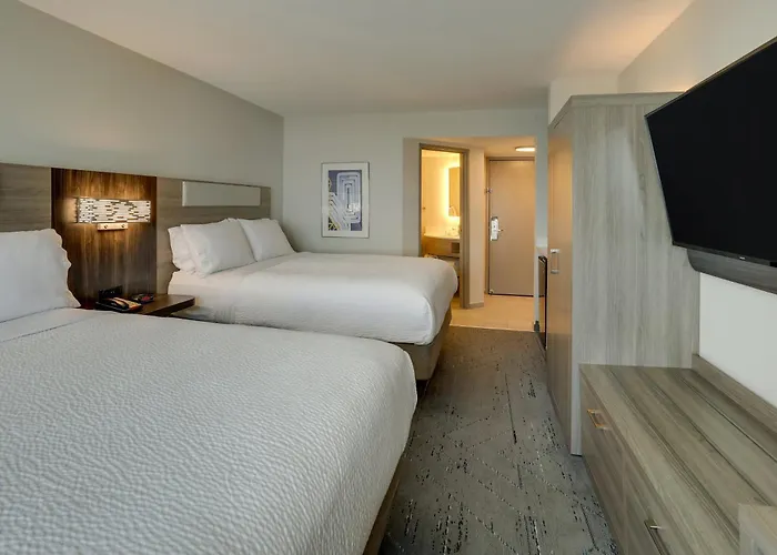 Holiday Inn Express Hotel & Suites Branson 76 Central By Ihg