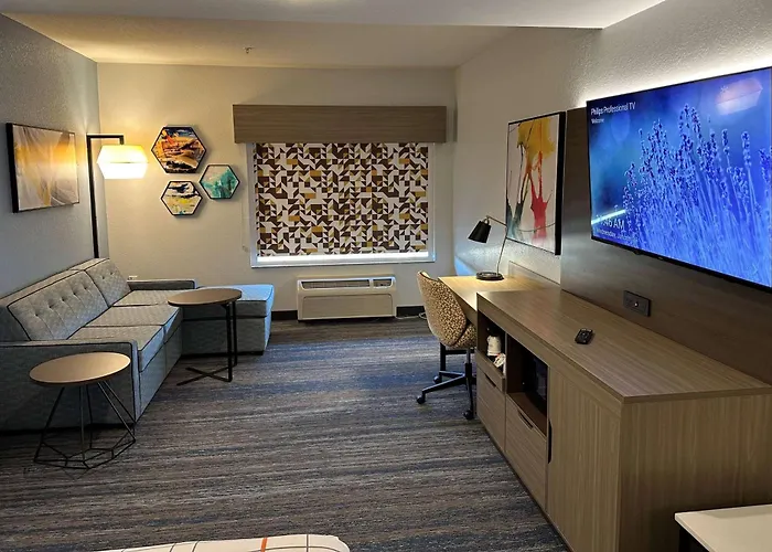 La Quinta By Wyndham Macon West Hotel
