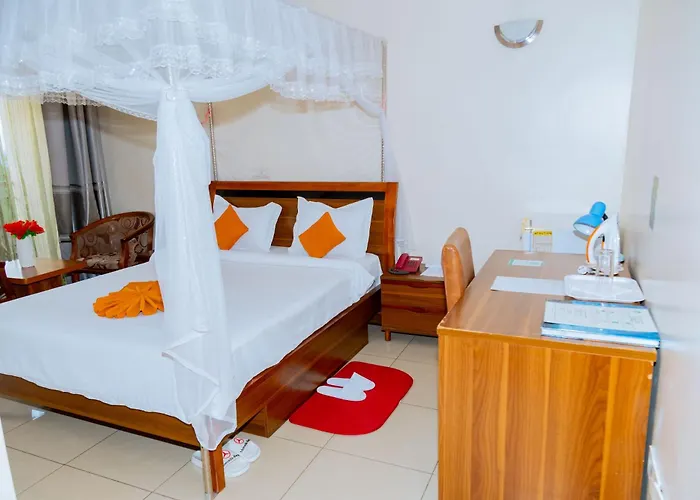Five To Five Hotel