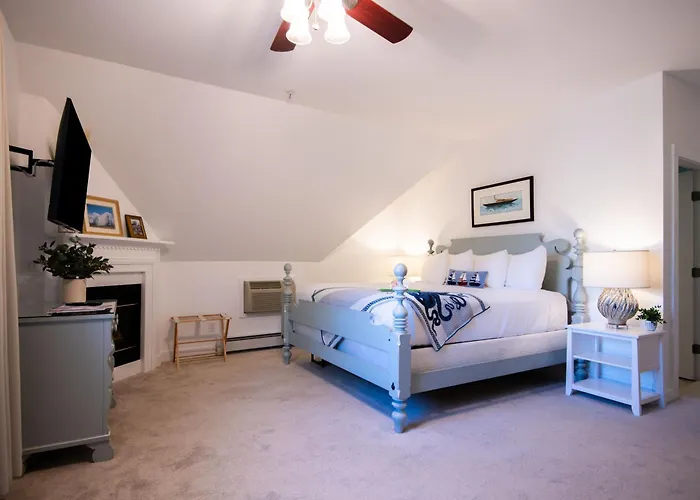Sand Bar Cottage Inn
