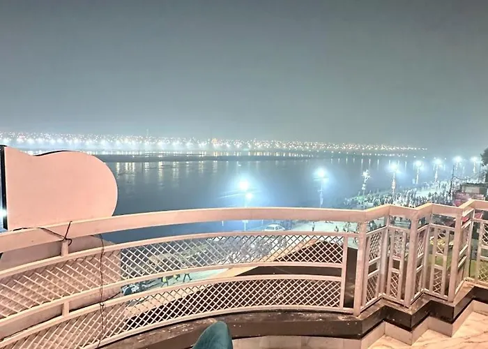 Sapphire By The Ganges