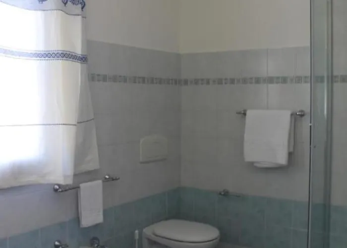 Hotel On The Promenade Of Stintino, Rooms With Air Conditioning And Private Bathroom
