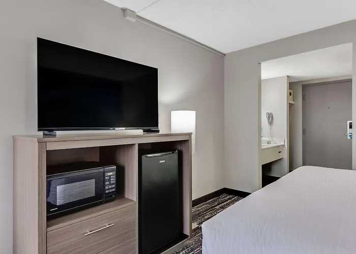 Clarion Pointe Near Erie Casino Hotel Kearsarge