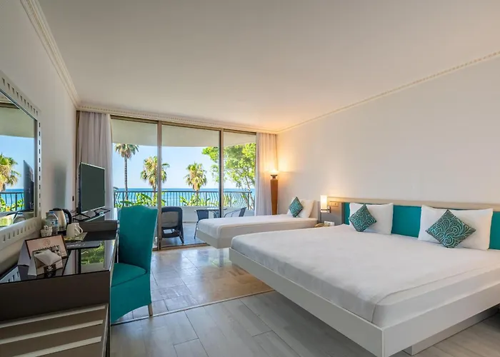 Sunrise Queen Luxury Hotel