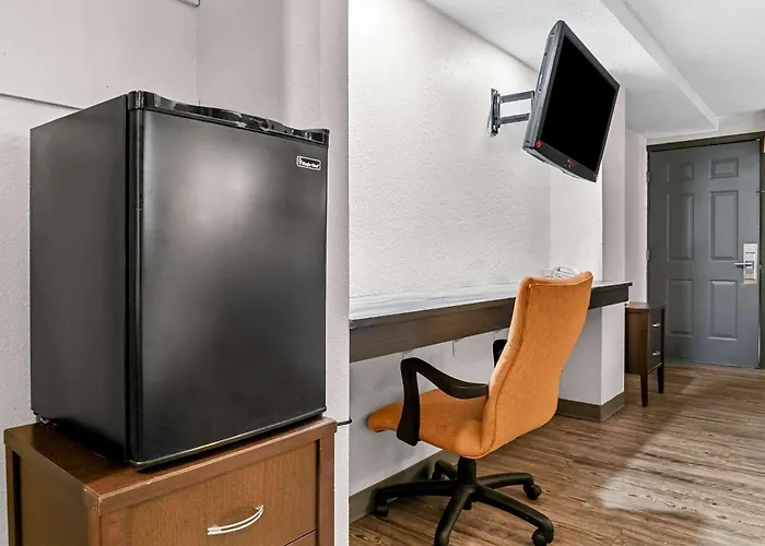 Rodeway Inn & Suites Saginaw I-675