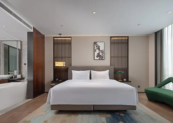 Liuzhou Imperial Dragon Bay Purejoy Hotel