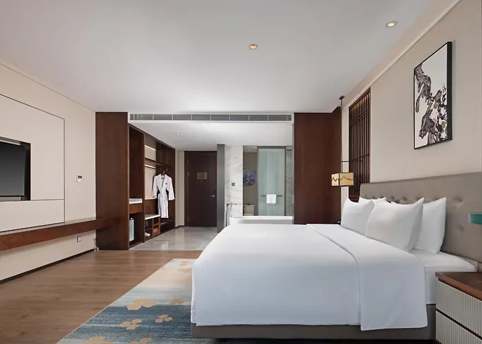 Liuzhou Imperial Dragon Bay Purejoy Hotel