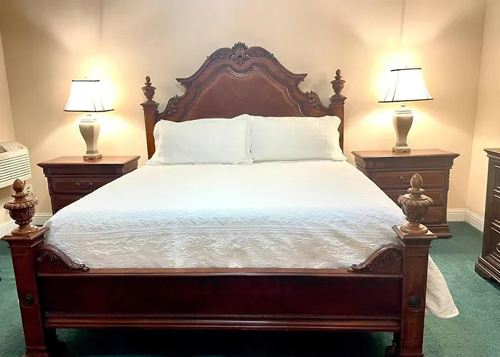 The Eastland Historic Hotel- Imperial Room