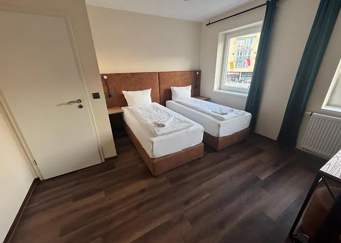 Hotel Capitol Zentrum - 24H -