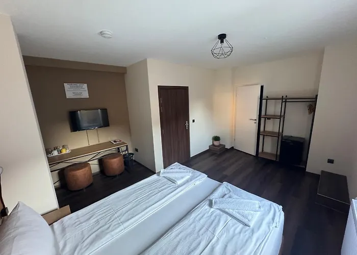 Hotel Capitol Zentrum - 24H -