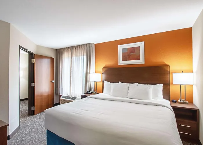 Mainstay Suites Madison - Monona