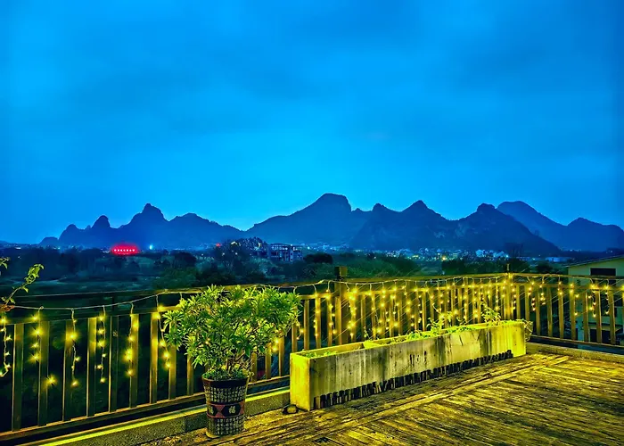 Guilin Village Creek Inn & Free Pick Up Service Over Three Nights