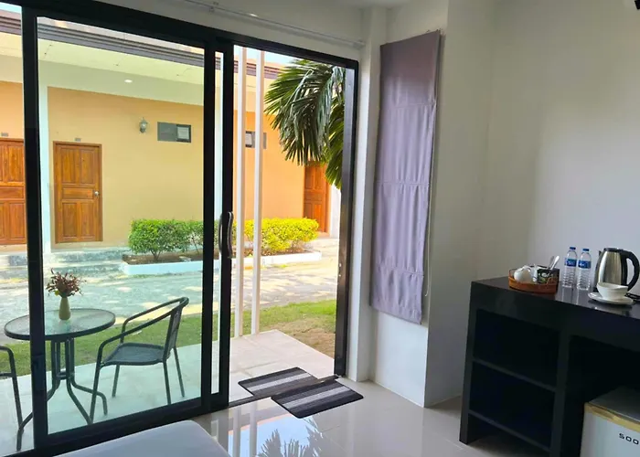 3 Tigers Resort & Hostel