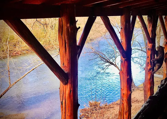 Riverfront Lodge