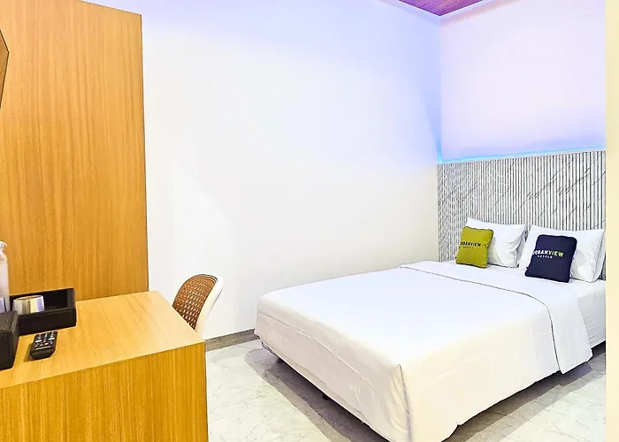 Urbanview Mj Hotel Syariah Cirebon By Reddoorz