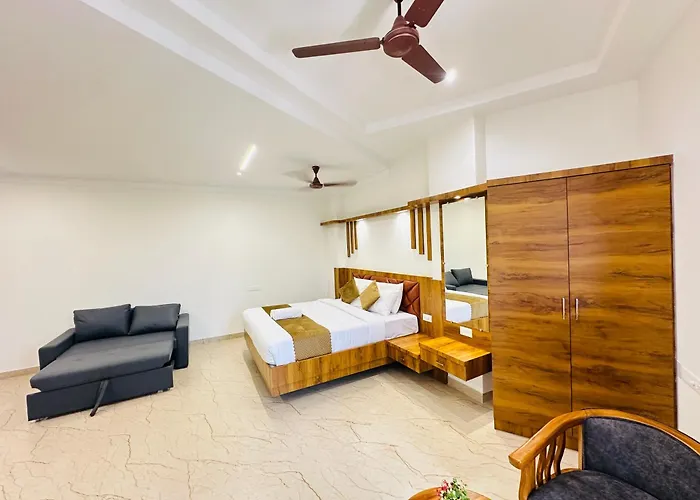 Shambhavi Hotel And Convention Centre