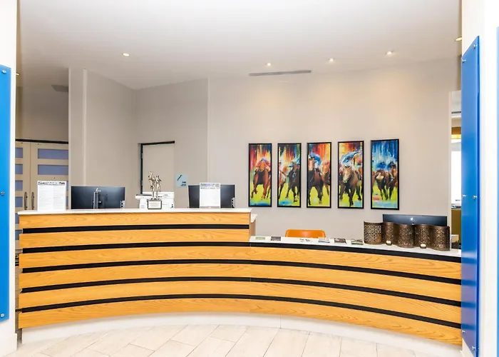 Holiday Inn Express & Suites Downtown Louisville By Ihg