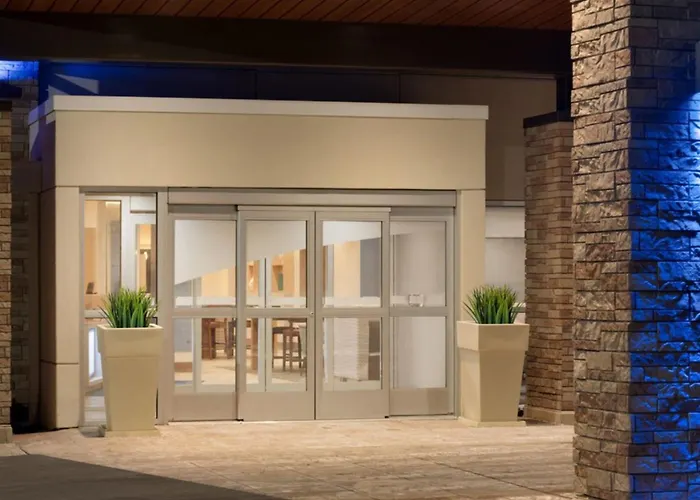 Holiday Inn Express & Suites Muncie Northwest By Ihg