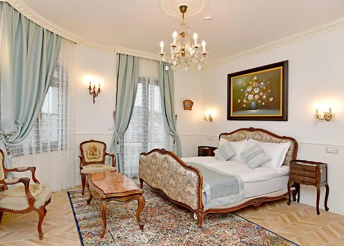 Royal Hotel