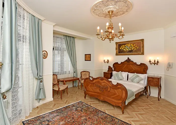 Royal Hotel