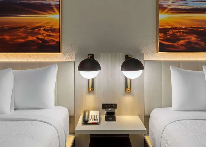 La Quinta Inn & Suites By Wyndham Desoto