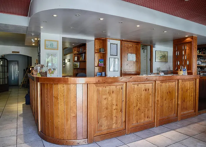 Logis Hôtel Restaurant Le Col de l'Arc