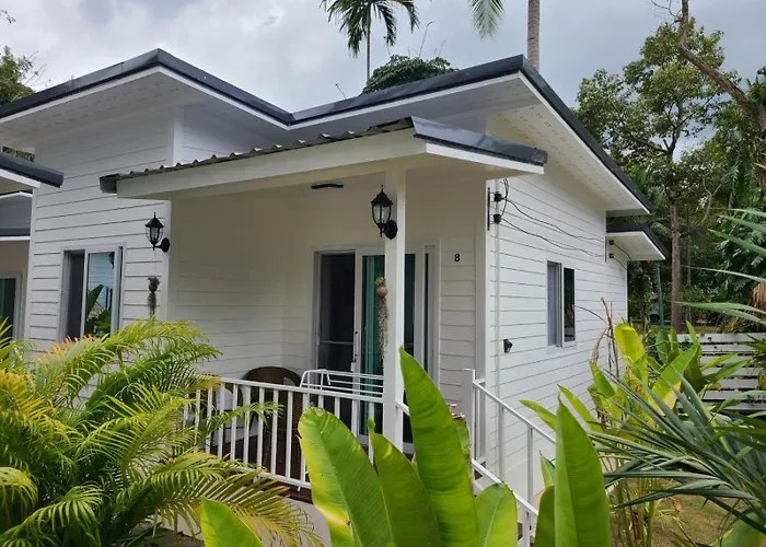 Leelawadee Bungalow And Restaurant