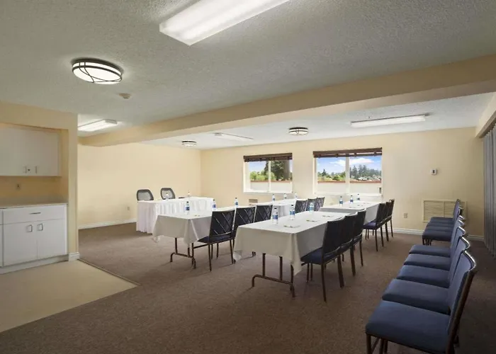Days Inn By Wyndham Lacey Olympia Area