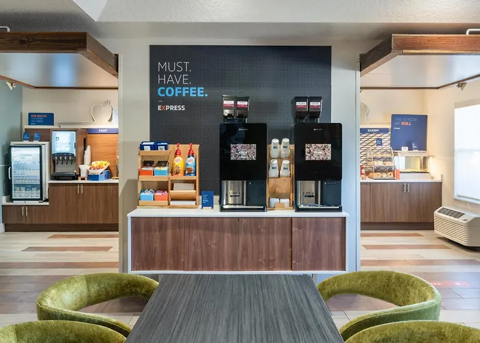 Holiday Inn Express & Suites Orlando International Airport By Ihg