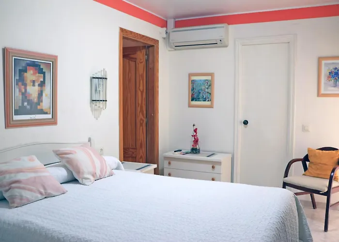 Agusti Hostal
