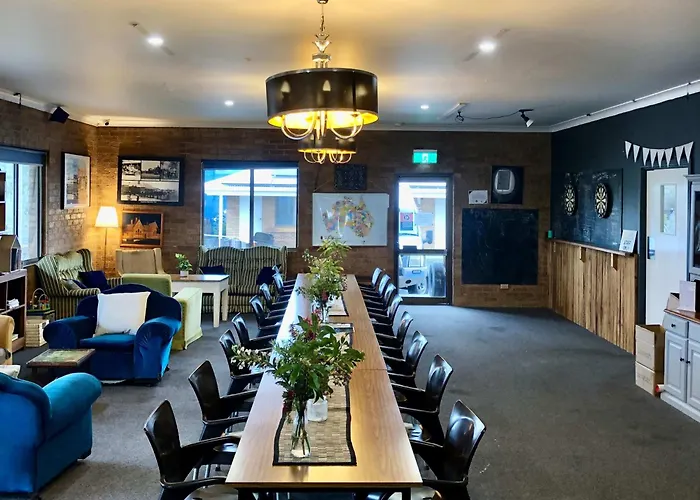 Deepwater Hotel
