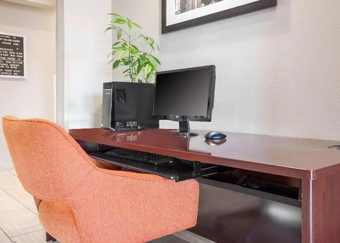 Quality Inn & Suites Arnold - St Louis