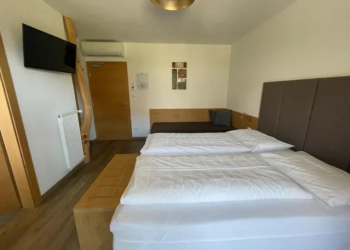 Guesthouse Dolomiten Egna