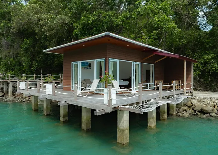 The Hawk'S Nest Resort