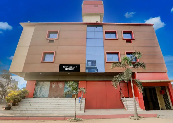 Super Townhouse Gida Near Rto Office