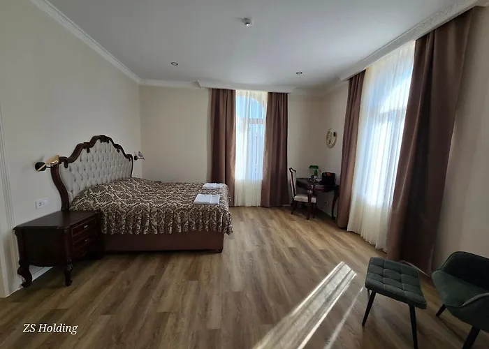 Promenaden Hotel